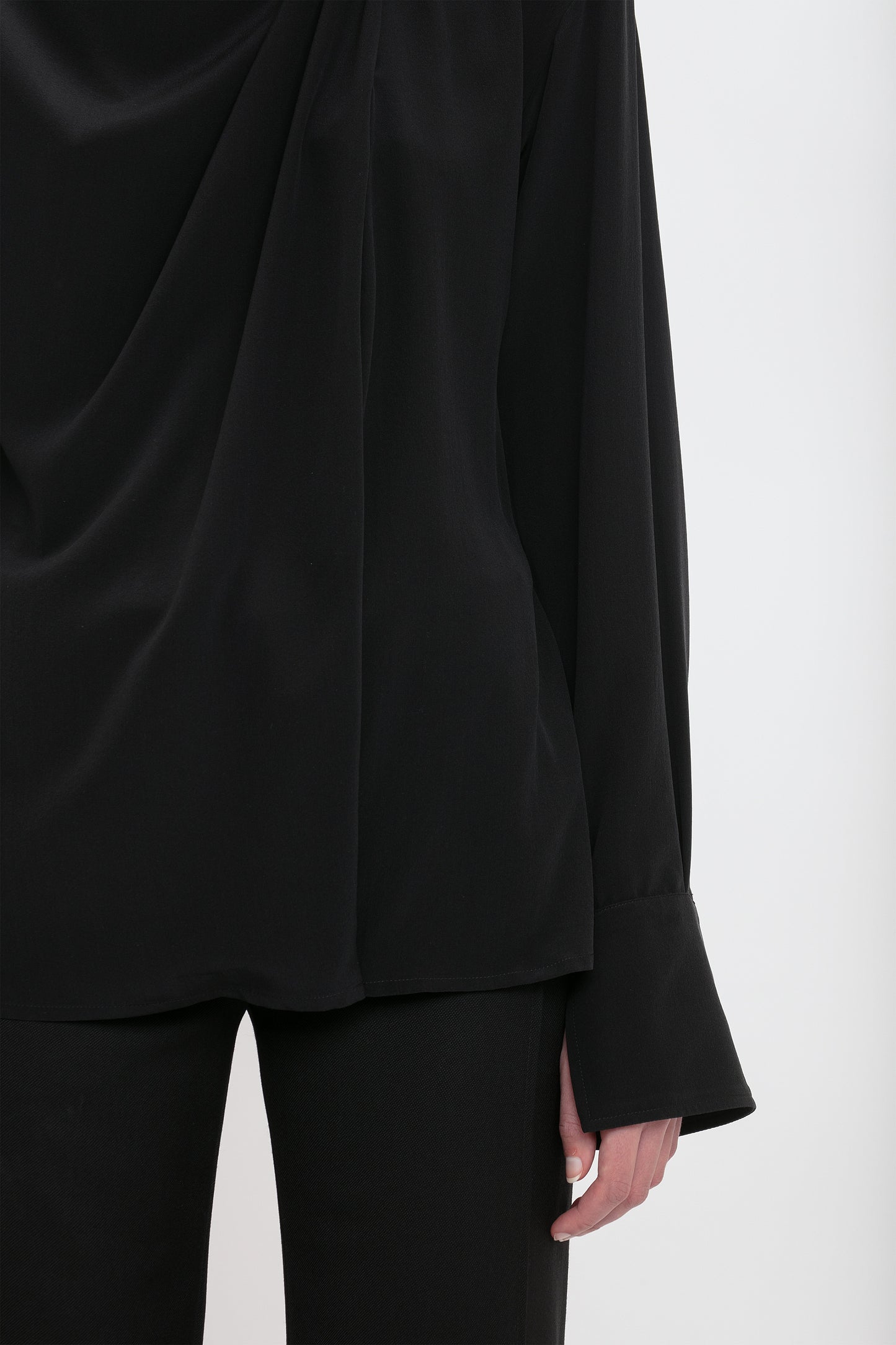 Twist Detail Scarf Top In Black