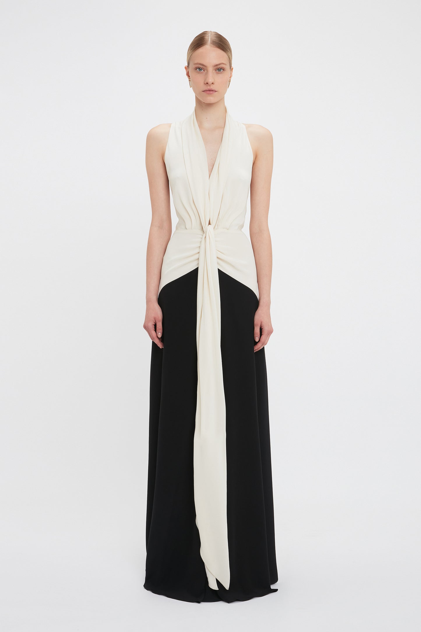 Sleeveless Tie Detail Gown In Ivory-Black