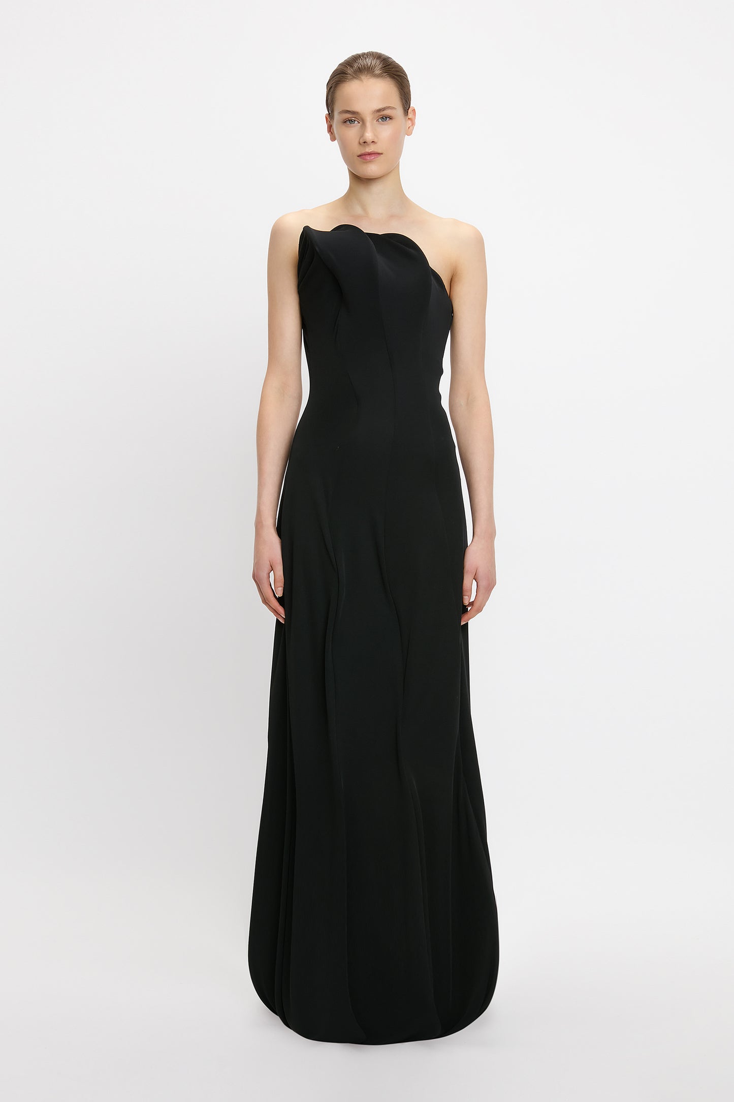 Strapless Wave Detail Gown In Gown In Black