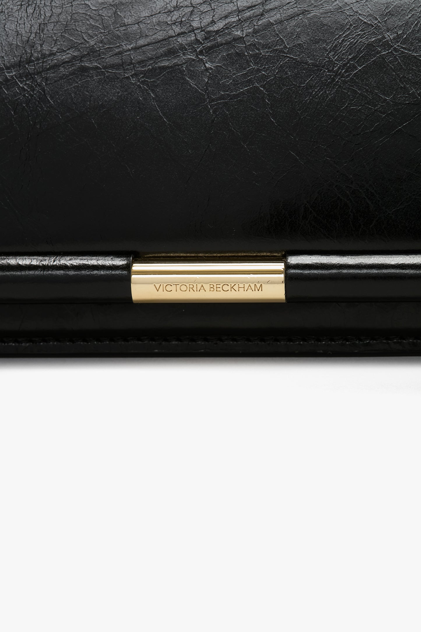 202 Clutch Bag In Black Distressed Leather