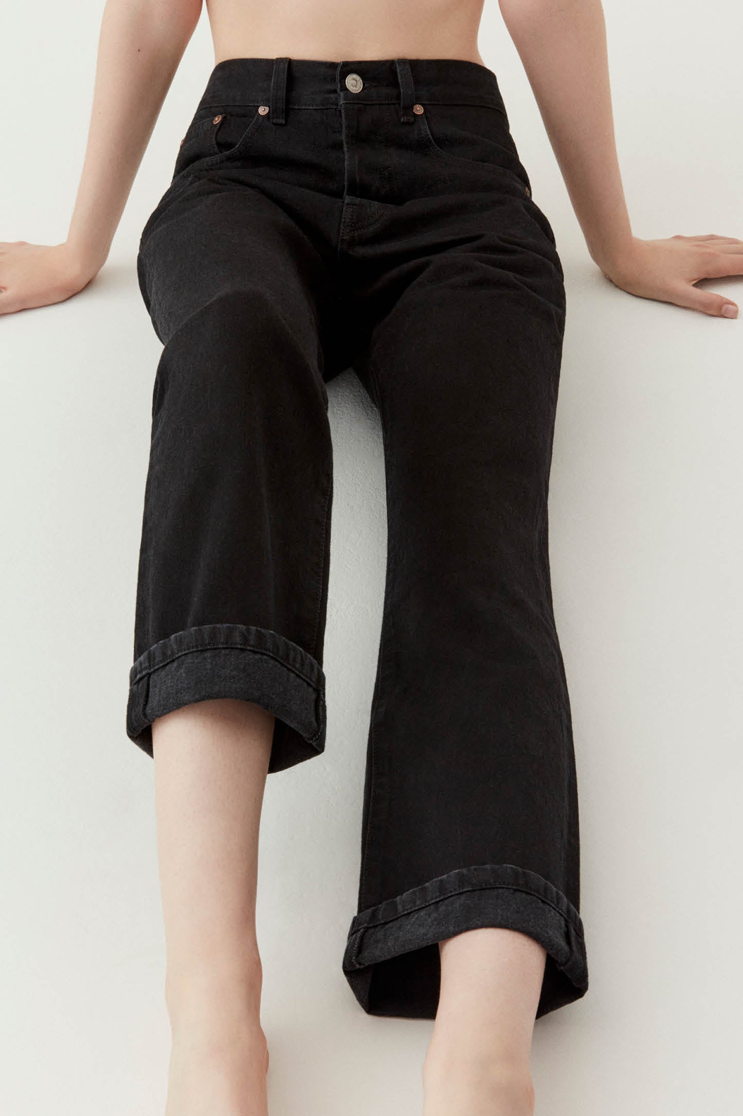 Exclusive Victoria Relaxed Jean In Washed Black